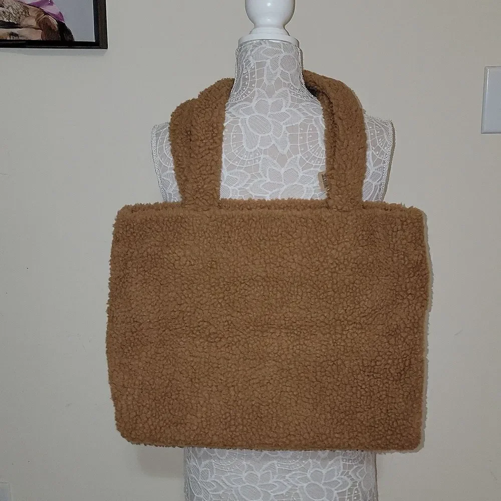 NWT Pink Victoria's Secret Cozy Teddy Bear Plush Sherpa Large Tote Bag